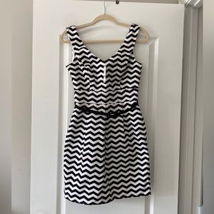 NWT White House Black Market V-Neck Zig Zag Dress 2